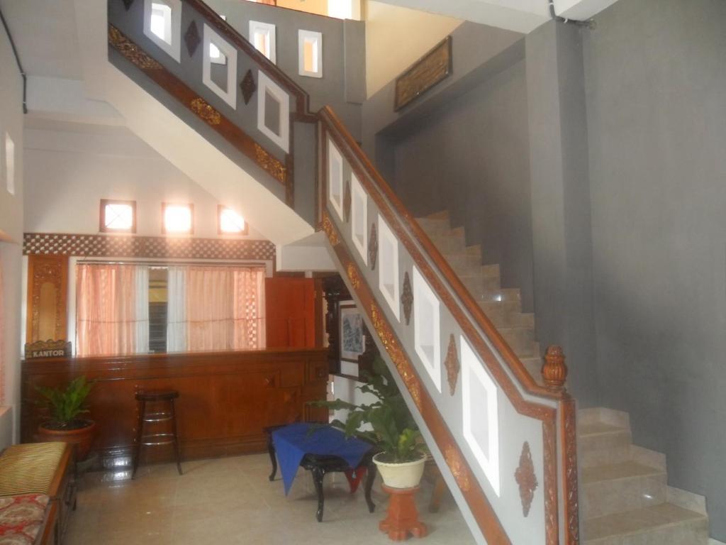 Hotel Sentral Pabean Buleleng Buitenkant foto