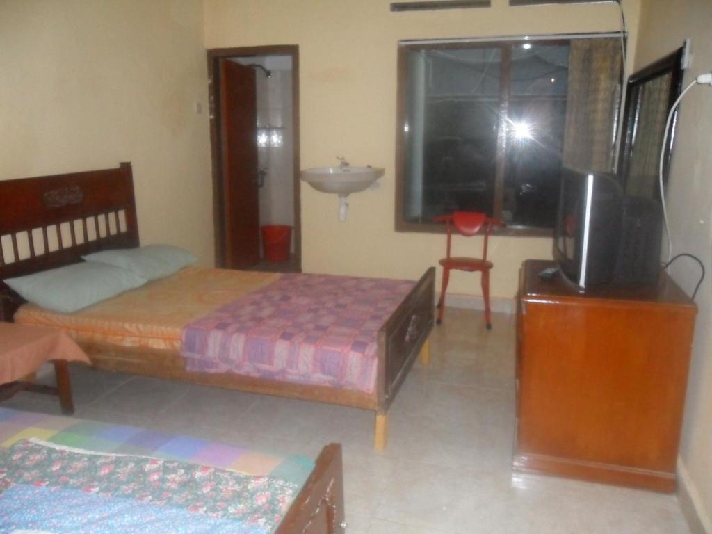 Hotel Sentral Pabean Buleleng Buitenkant foto
