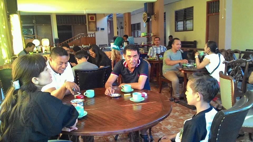 Hotel Sentral Pabean Buleleng Buitenkant foto