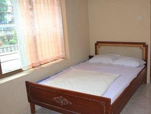 Hotel Sentral Pabean Buleleng Buitenkant foto