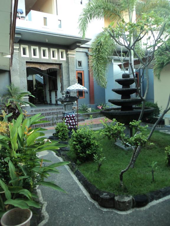 Hotel Sentral Pabean Buleleng Kamer foto