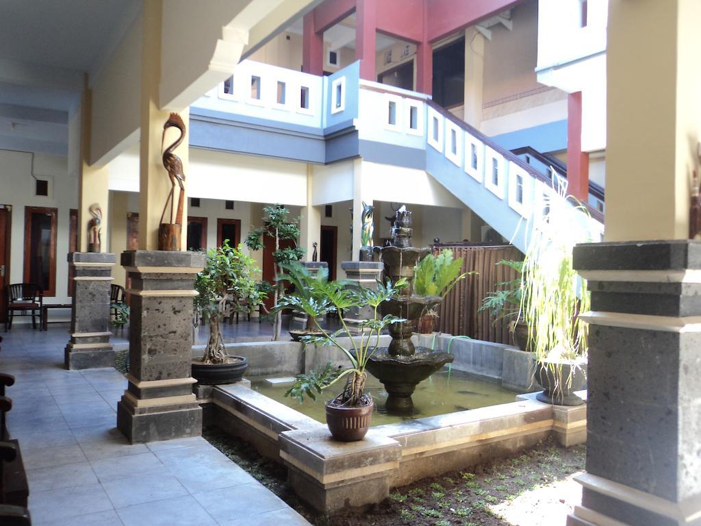 Hotel Sentral Pabean Buleleng Buitenkant foto